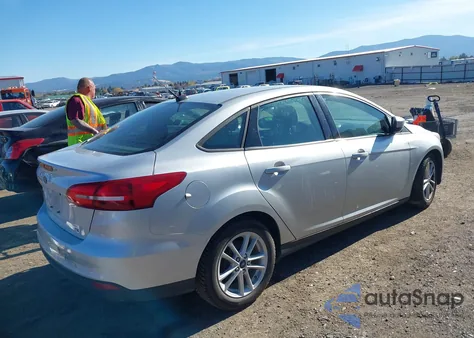 2018 Ford Focus Se z USA, uszkodzony, nr VIN 1FADP3F24JL237071